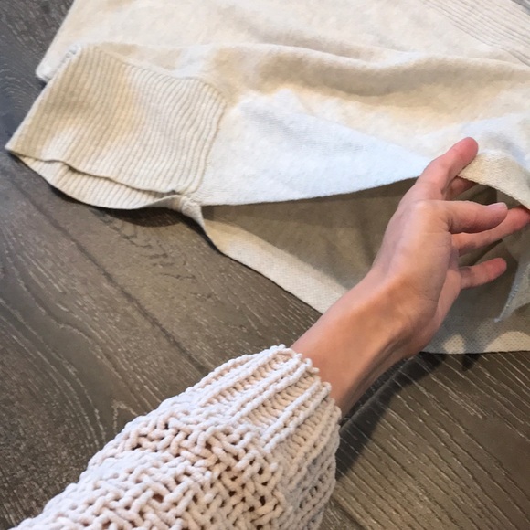 Like New-H&M Conscious Pullover Sweater - Picture 6 of 6